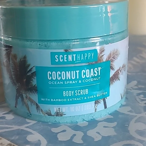 NIP Scent Happy 10 oz Body Scrub Coconut Coast - Picture 1 of 3